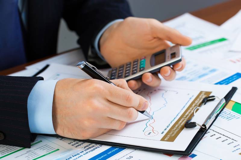 management trainee finance